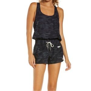 Vuori Clementine Romper Camo size Large